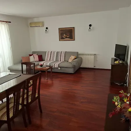 Ena Apartment